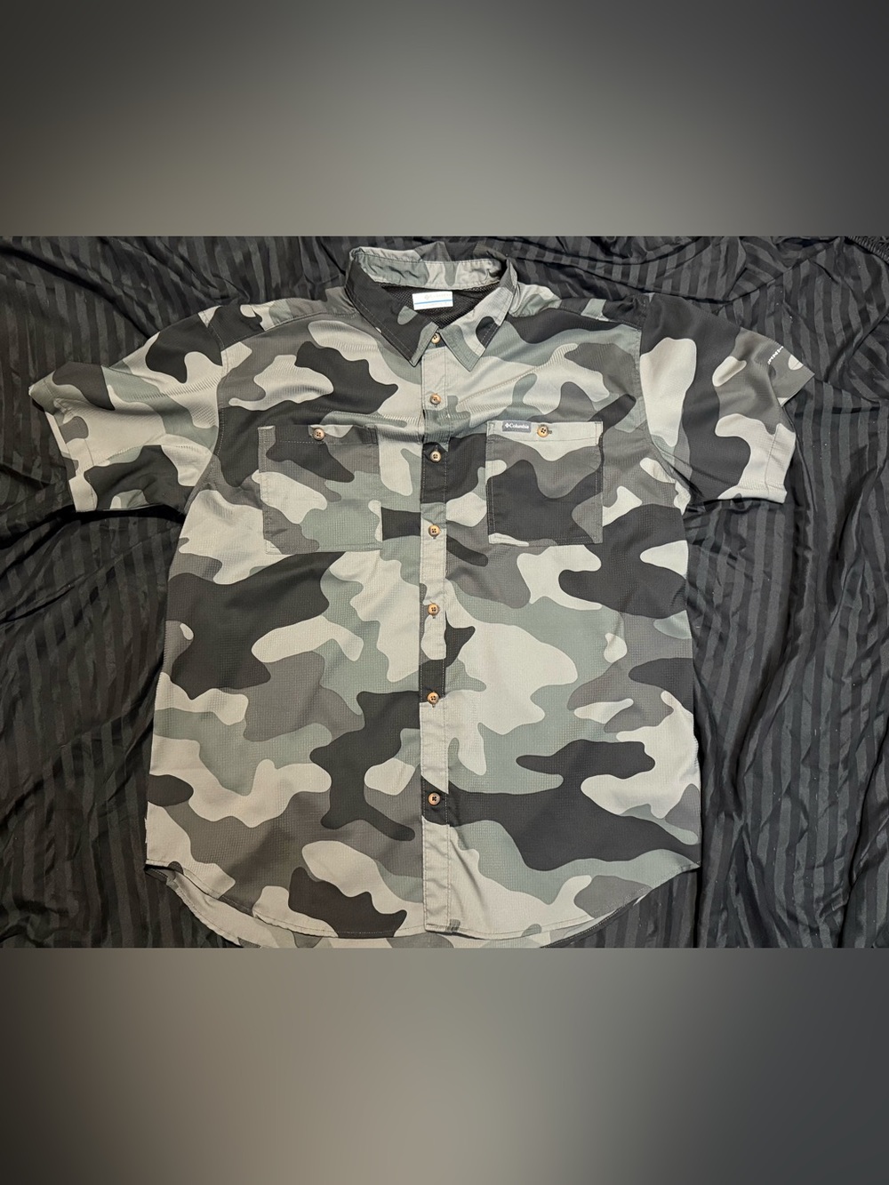 Columbia Camo Fishing Shirt 

Performance Button Up PFG Style